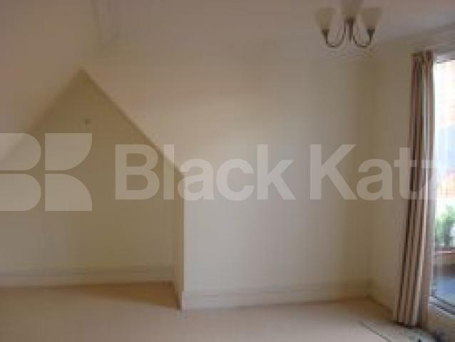			VIEWINGS ARE HIGHLY RECOMMENDED!, 3 Bedroom, 1 bath, 1 reception Flat			 Bracknell Gardens, HAMPSTEAD